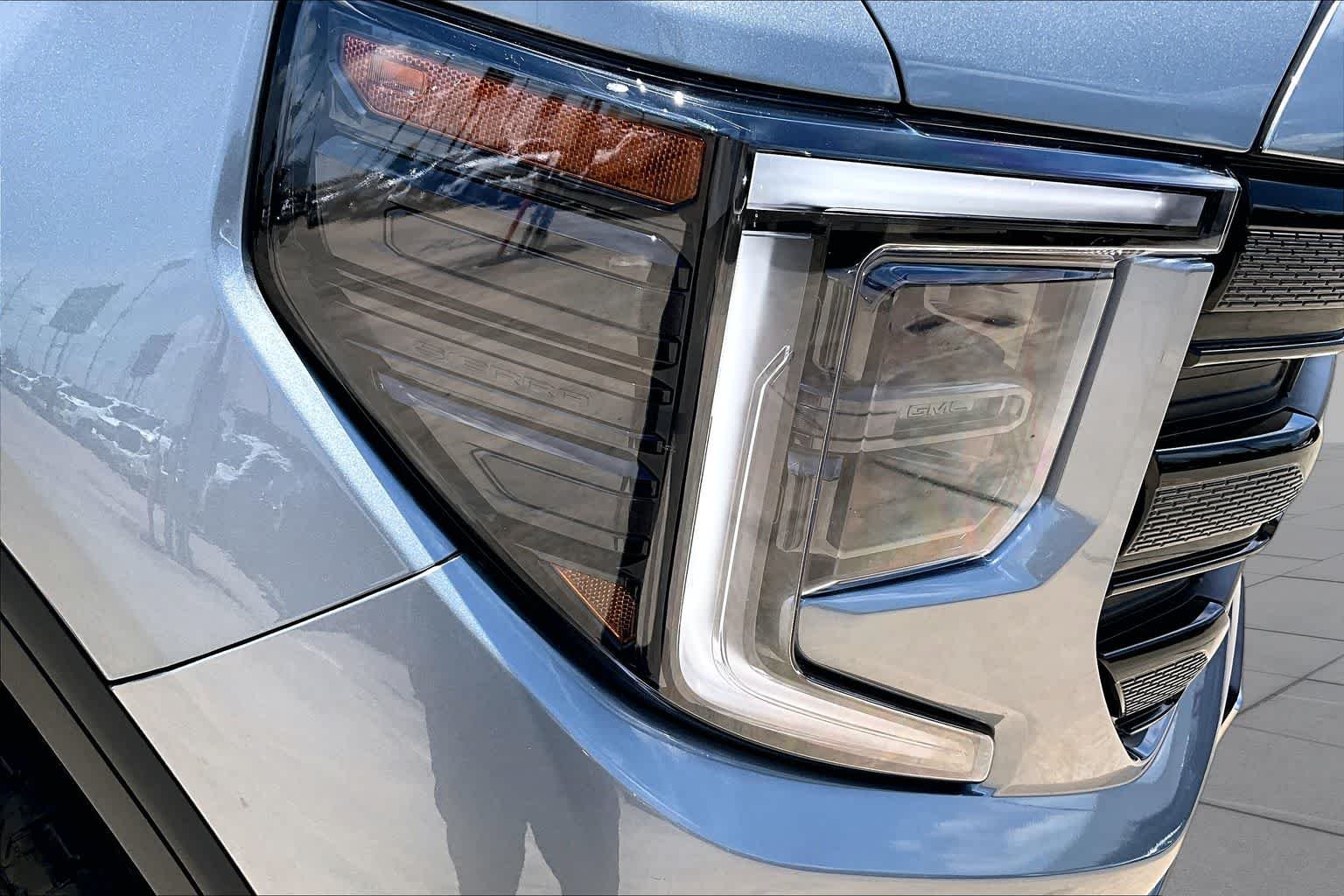 Used 2026 Sterling Metallic GMC Elevation image 28