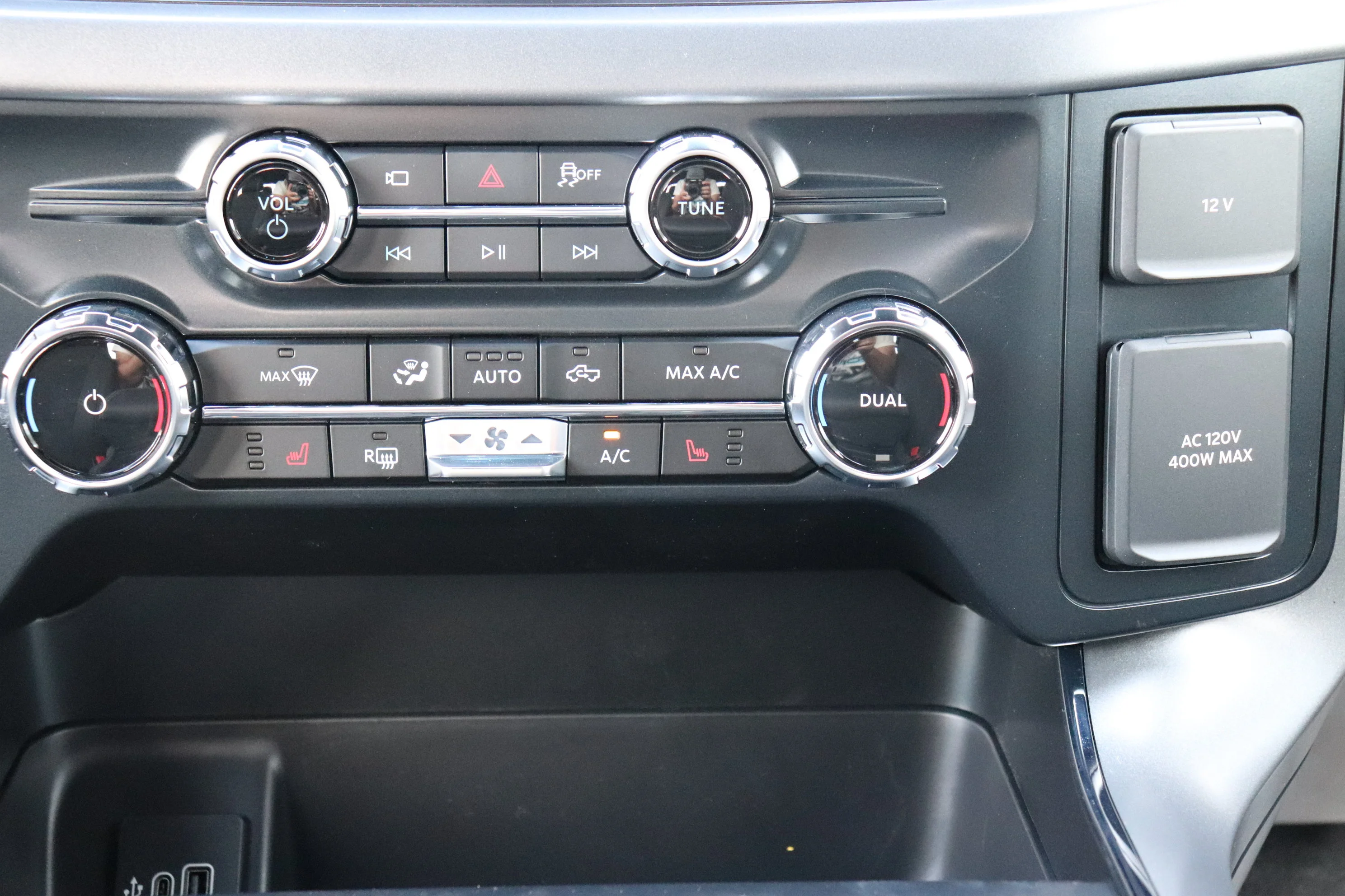 New 2026 OXFORD WHITE Ford XLT image 14