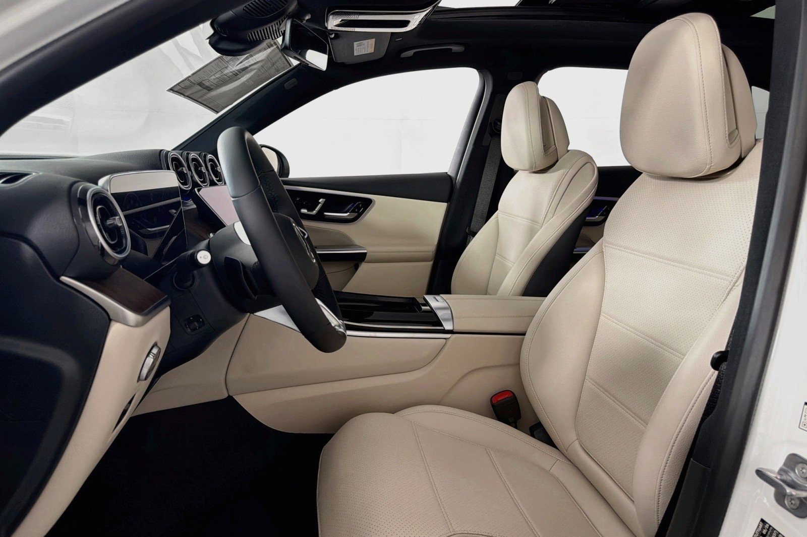 New 2026 Polar White Mercedes-Benz GLC 300 SUV image 16