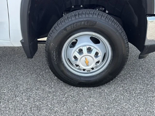 New 2026 Summit White Chevrolet Work Truck image 10