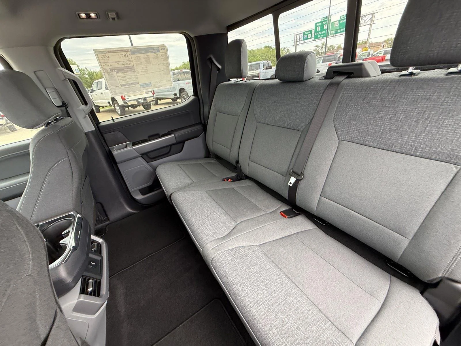 New 2026 Agate Black Ford XLT image 28