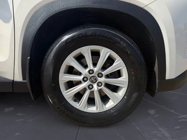 Used 2024 White Toyota XLE image 44