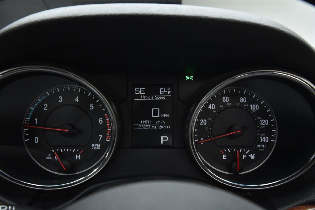 Used 2013 Bright White Clearcoat Jeep Limited image 17