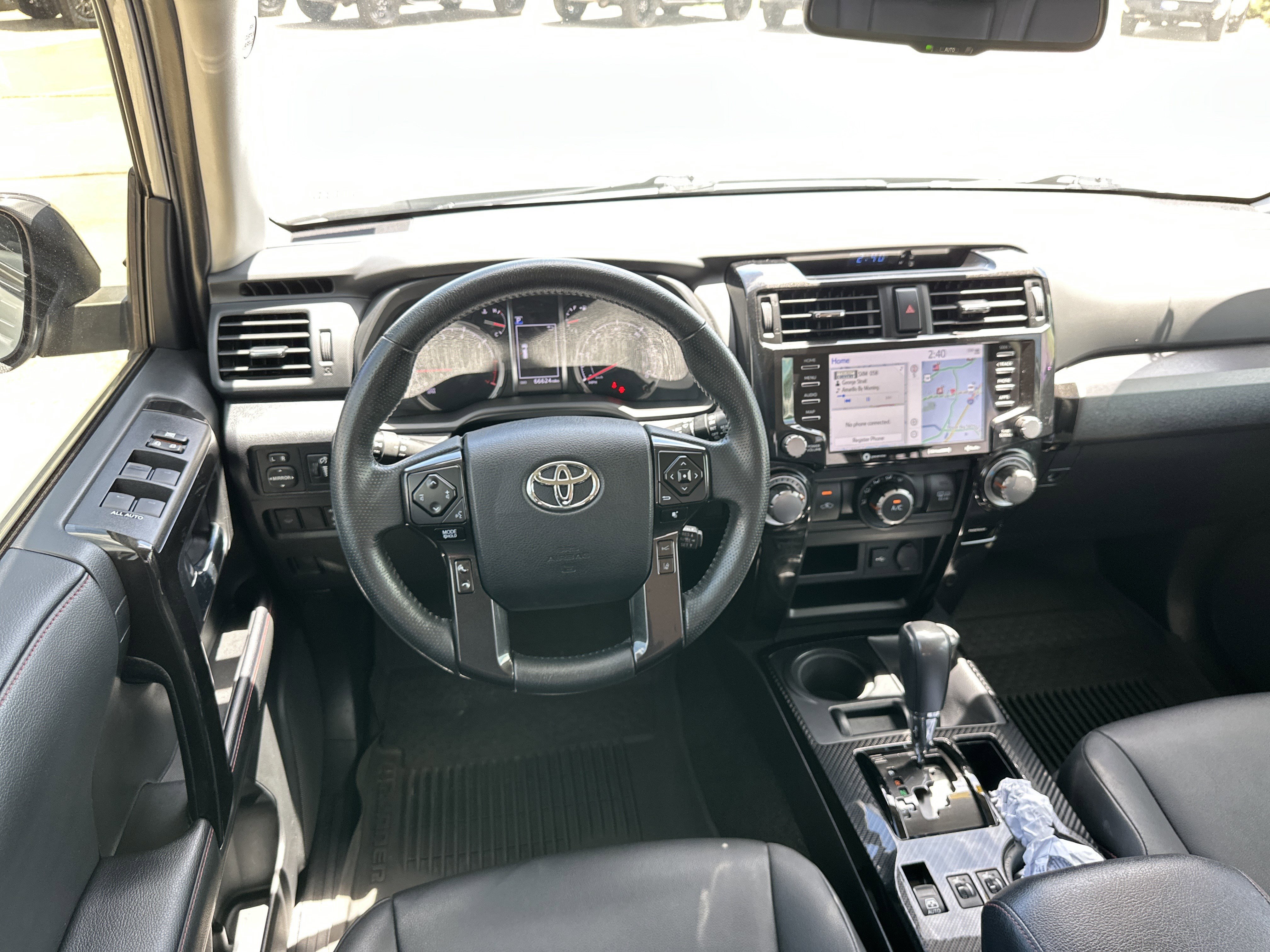 Used 2021 Classic Silver Metallic Toyota Venture image 32