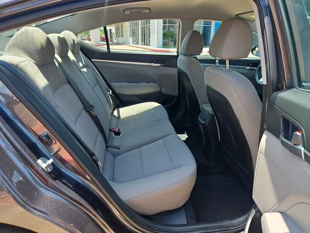 Used 2020 Gray Hyundai SE image 15