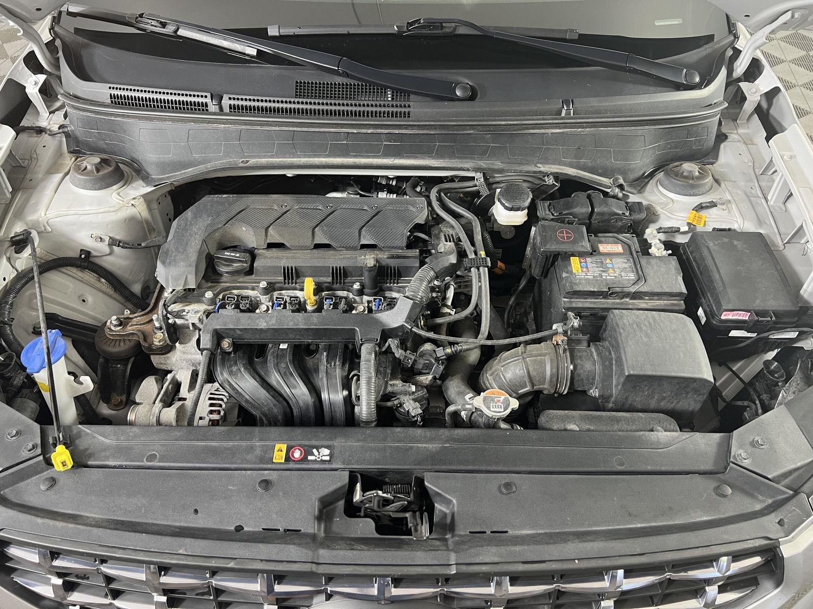 Used 2023 Shimmering Silver Hyundai SEL image 20