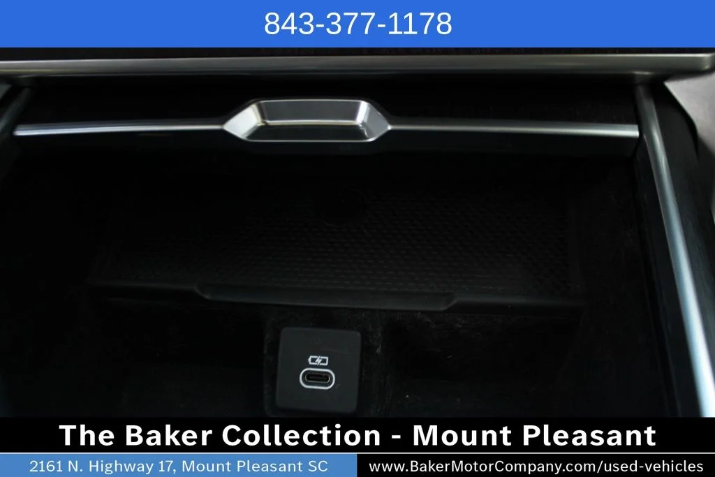 Used 2024 White Land Rover SE image 20