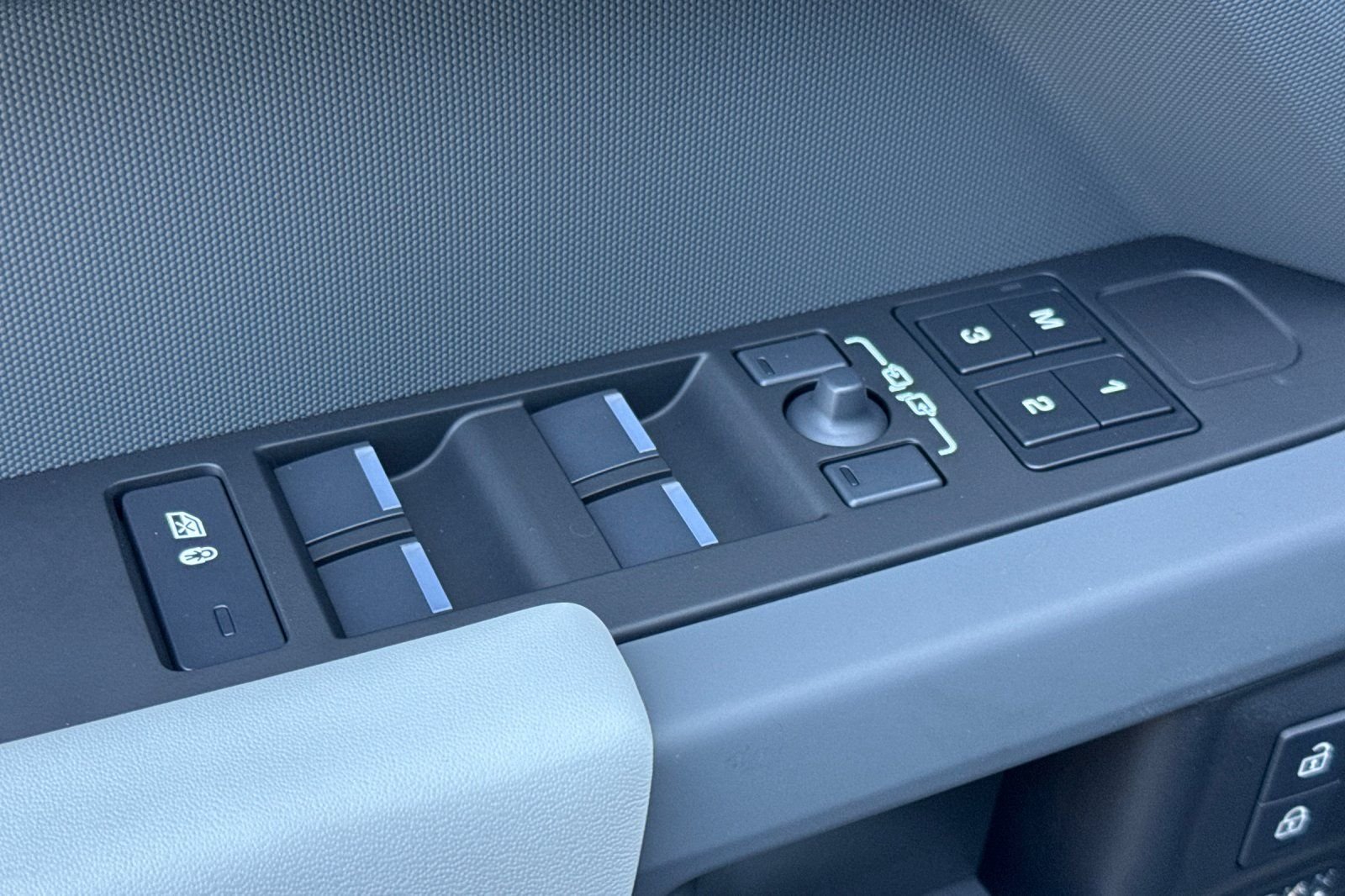 New 2026 Fuji White Land Rover X-Dynamic SE image 11
