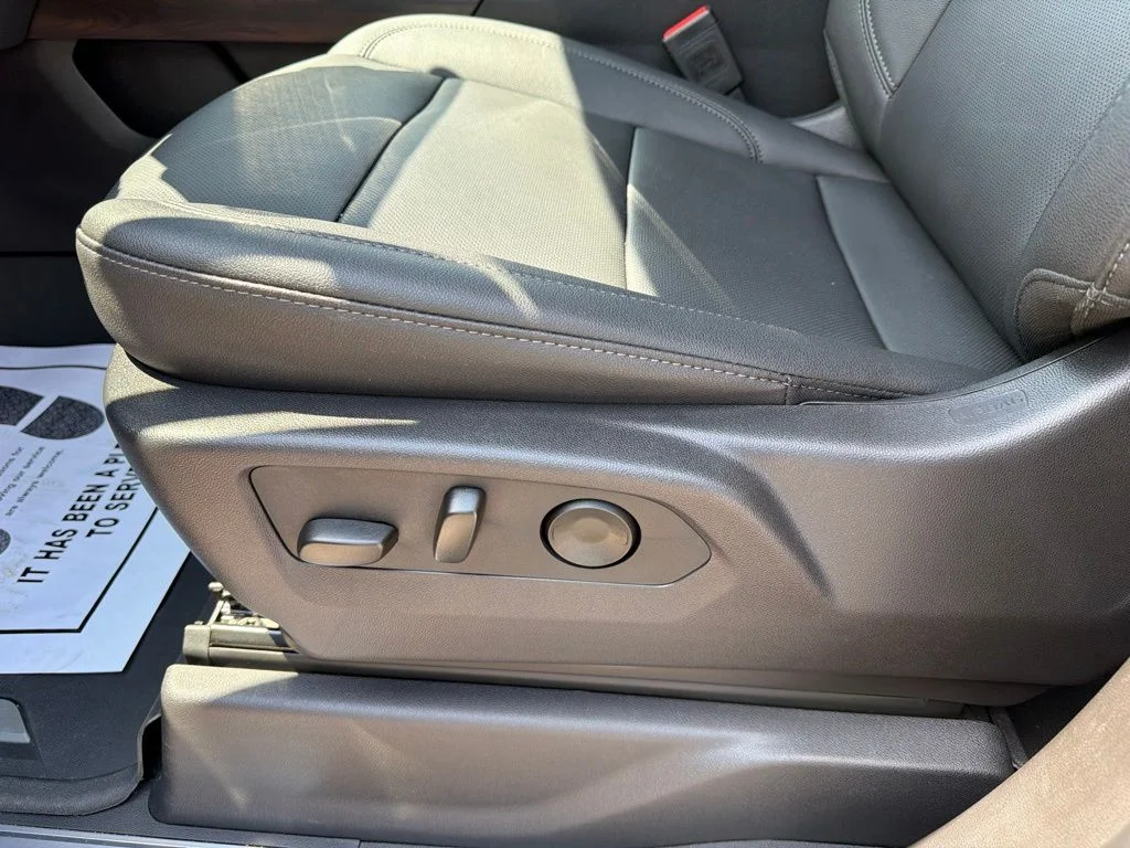 Used 2024 Blue GMC SLT image 13