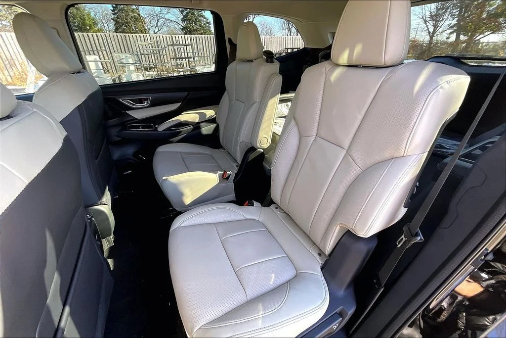 New 2026 CRYSTAL BLACK SILICA Subaru Limited 8-Passenger image 10