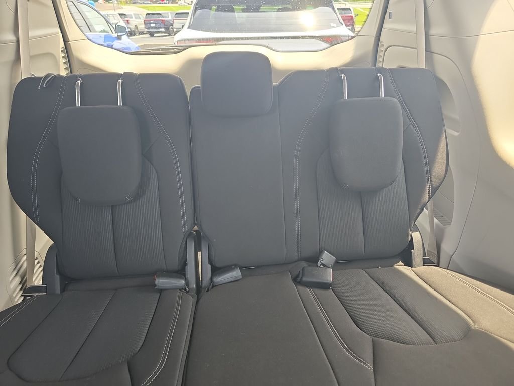 Used 2023 Black Chrysler LX image 22