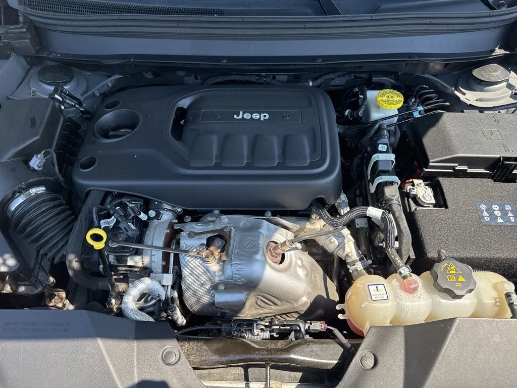 Used 2022 Gray Jeep Limited image 30