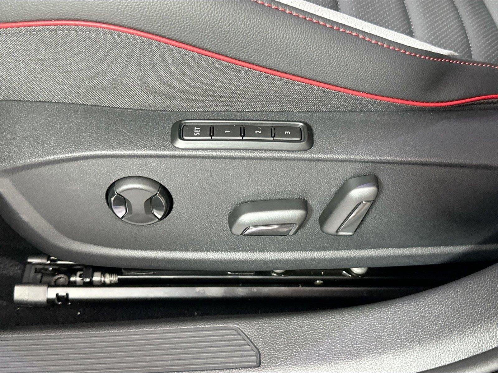 2026 Volkswagen Golf GTI SE - Photo 18