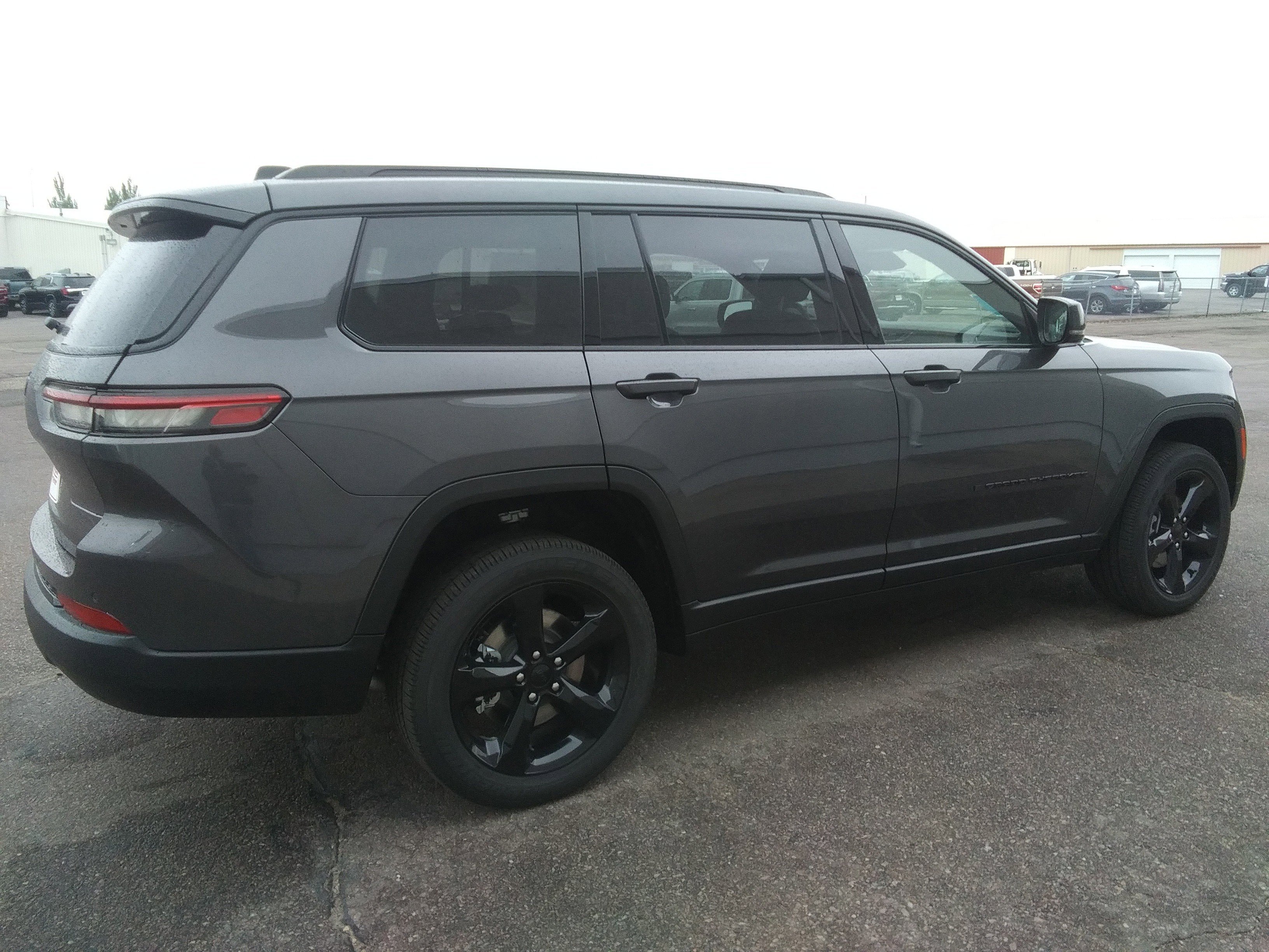 2025 Jeep Grand Cherokee Altitude X photo 2