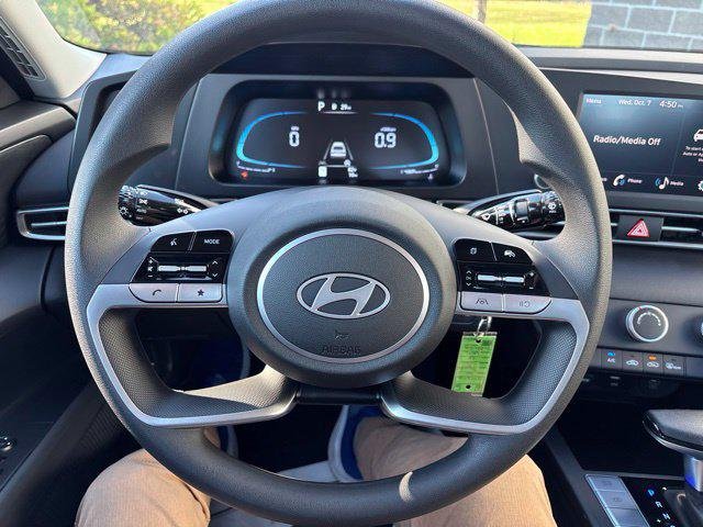 New 2026 Serenity White Hyundai SE image 47