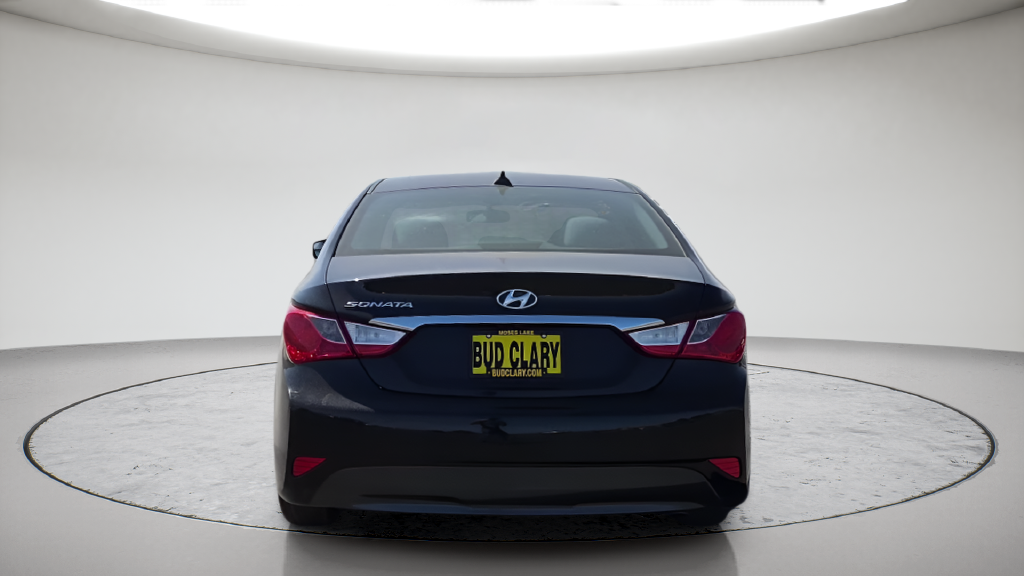 Used 2014 Black Hyundai GLS image 8