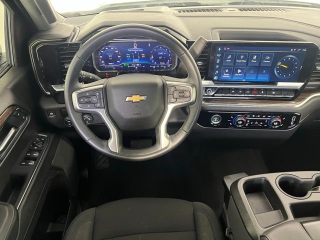 Used 2024 White Chevrolet LT image 27
