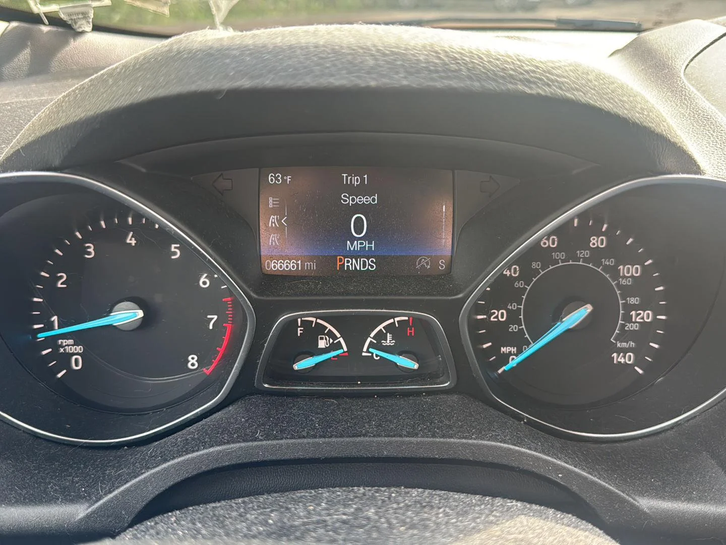 Used 2019 Oxford White Ford SE image 16