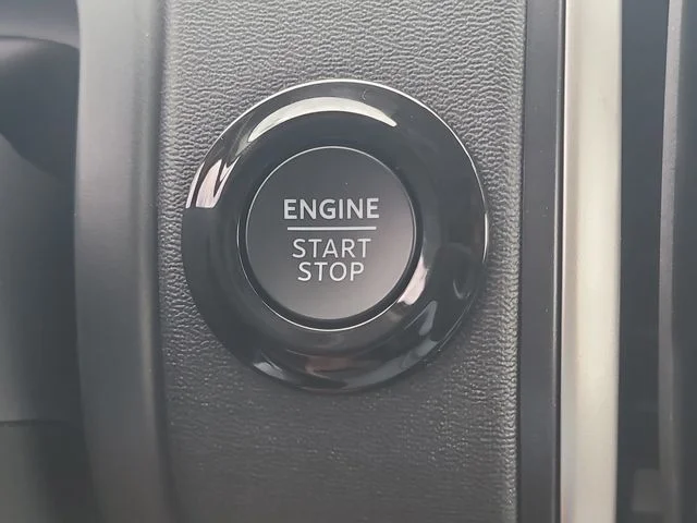 New 2027 Gray Metallic Ford Active image 31