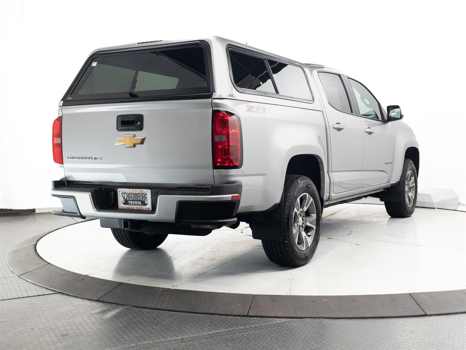 Used 2018 Silver Chevrolet Z71 image 11