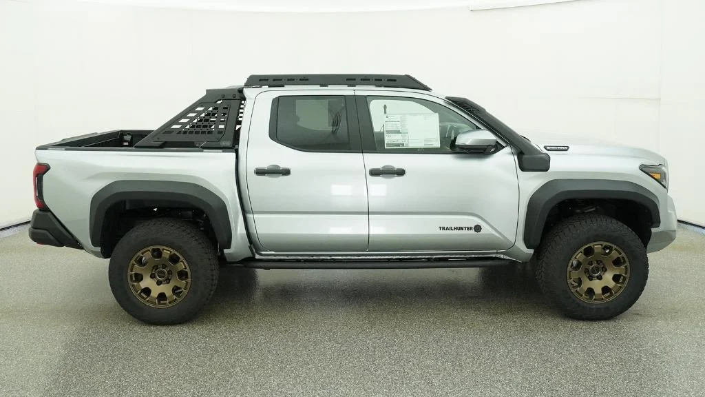 New 2026 Celestial Silver Metallic Toyota Trailhunter image 21