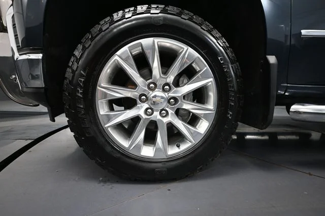 Used 2020 Gray Chevrolet LTZ image 20