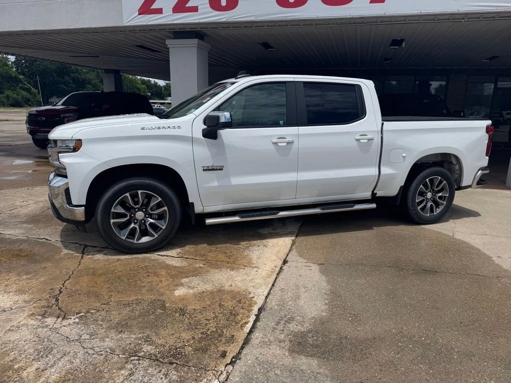 Used 2020 White Chevrolet LT image 3