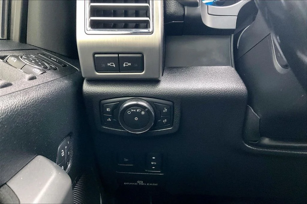 Used 2017 Black Ford Platinum image 35