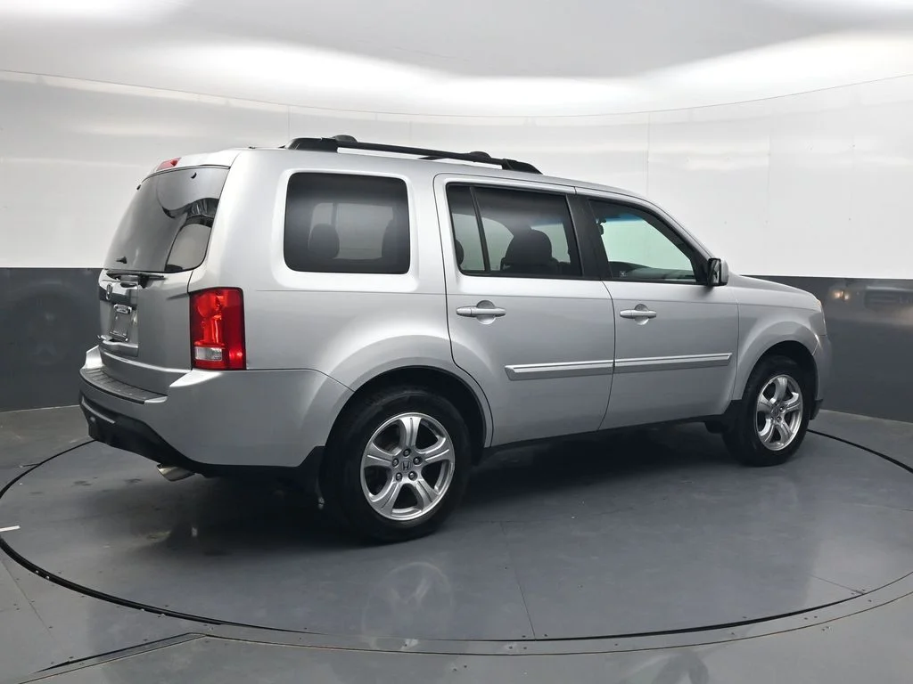 Used 2012 Polished Metal Metallic Honda EX-L image 4
