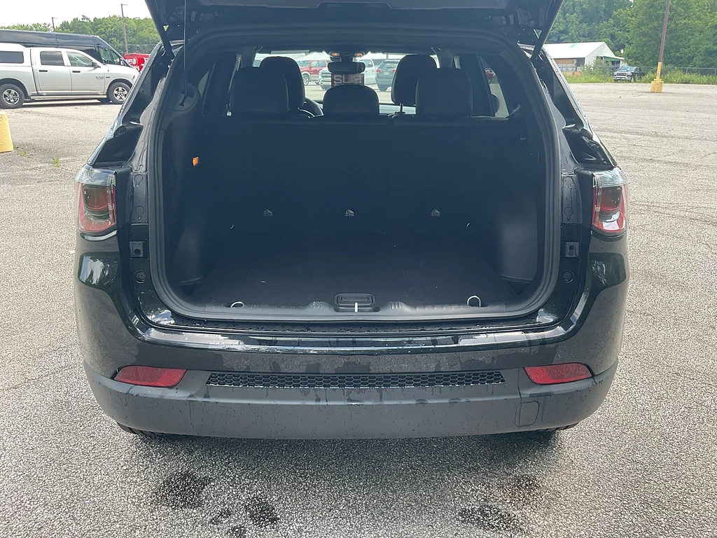 New 2026 Diamond Black Crystal Pearlcoat Jeep Limited Altitude image 13