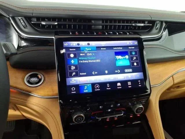 Used 2024 Black Jeep Summit image 20
