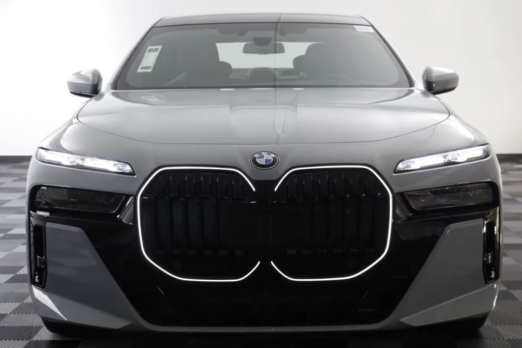 New 2026 Gray BMW 760i xDrive image 24