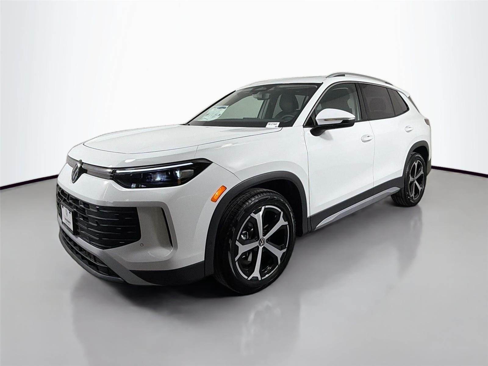 New 2026 Pure White Volkswagen SE image 1