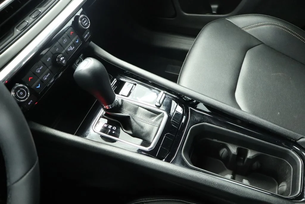 Used 2024 White Jeep Limited image 40