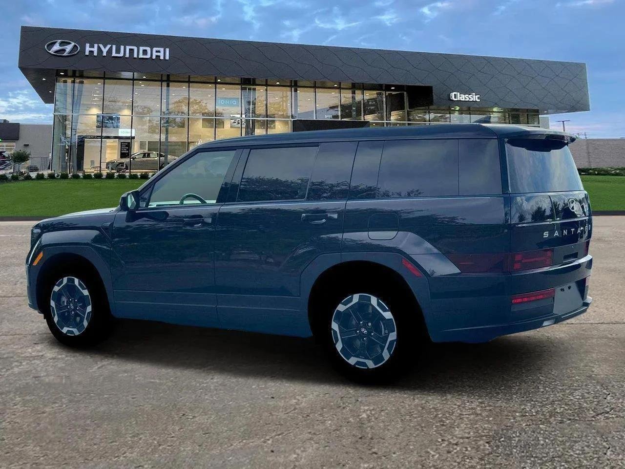 New 2026 Phantom Black Hyundai SE image 4