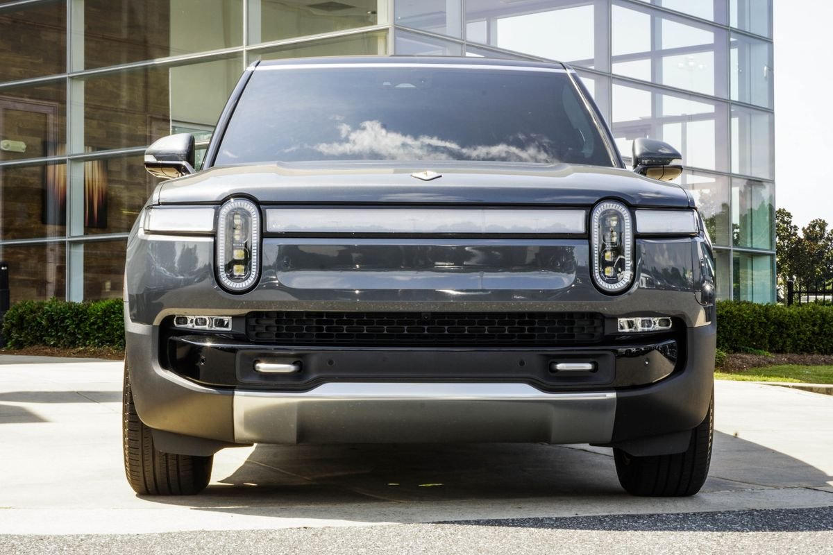 Used 2024 Gray Rivian Adventure image 7