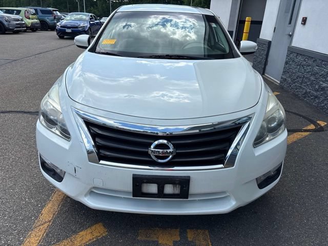 Used 2015 Nissan Altima SV with VIN 1N4AL3AP9FC151487 for sale in Lancaster, MA