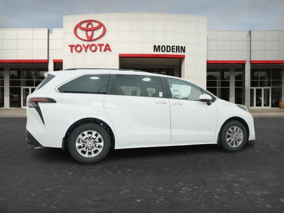 New 2026 Wind Chill Pearl Toyota XLE image 5