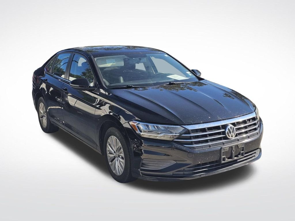 Used 2019  Volkswagen  image 2