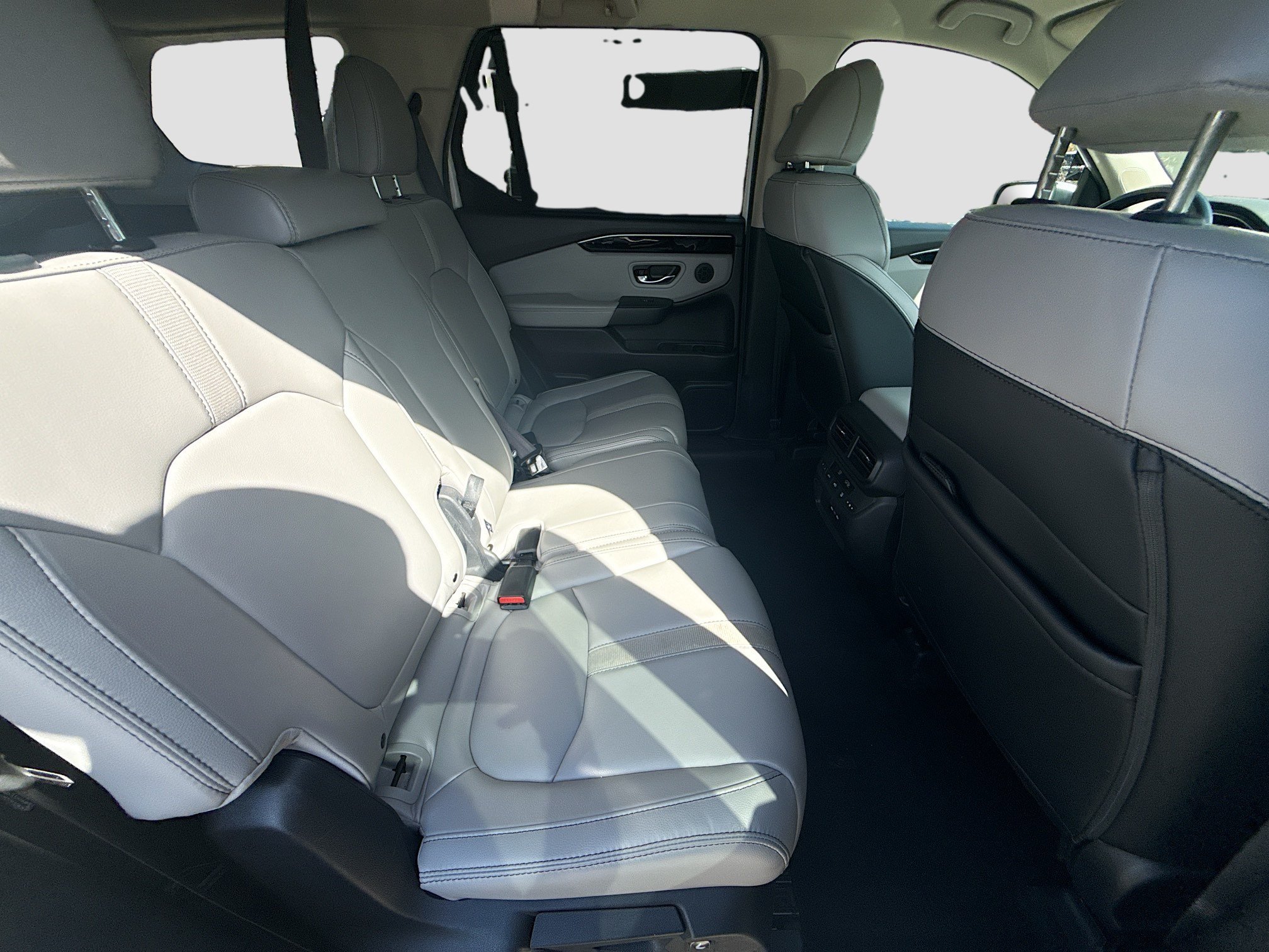 2025 Honda Pilot EX-L - Photo 28