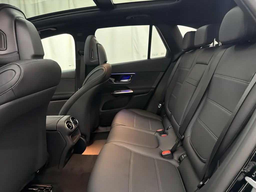 New 2027 Black Mercedes-Benz GLC 300 image 20