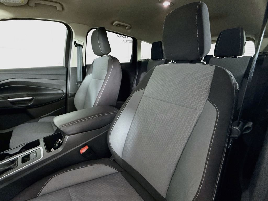 Used 2018 Black Ford SE image 19