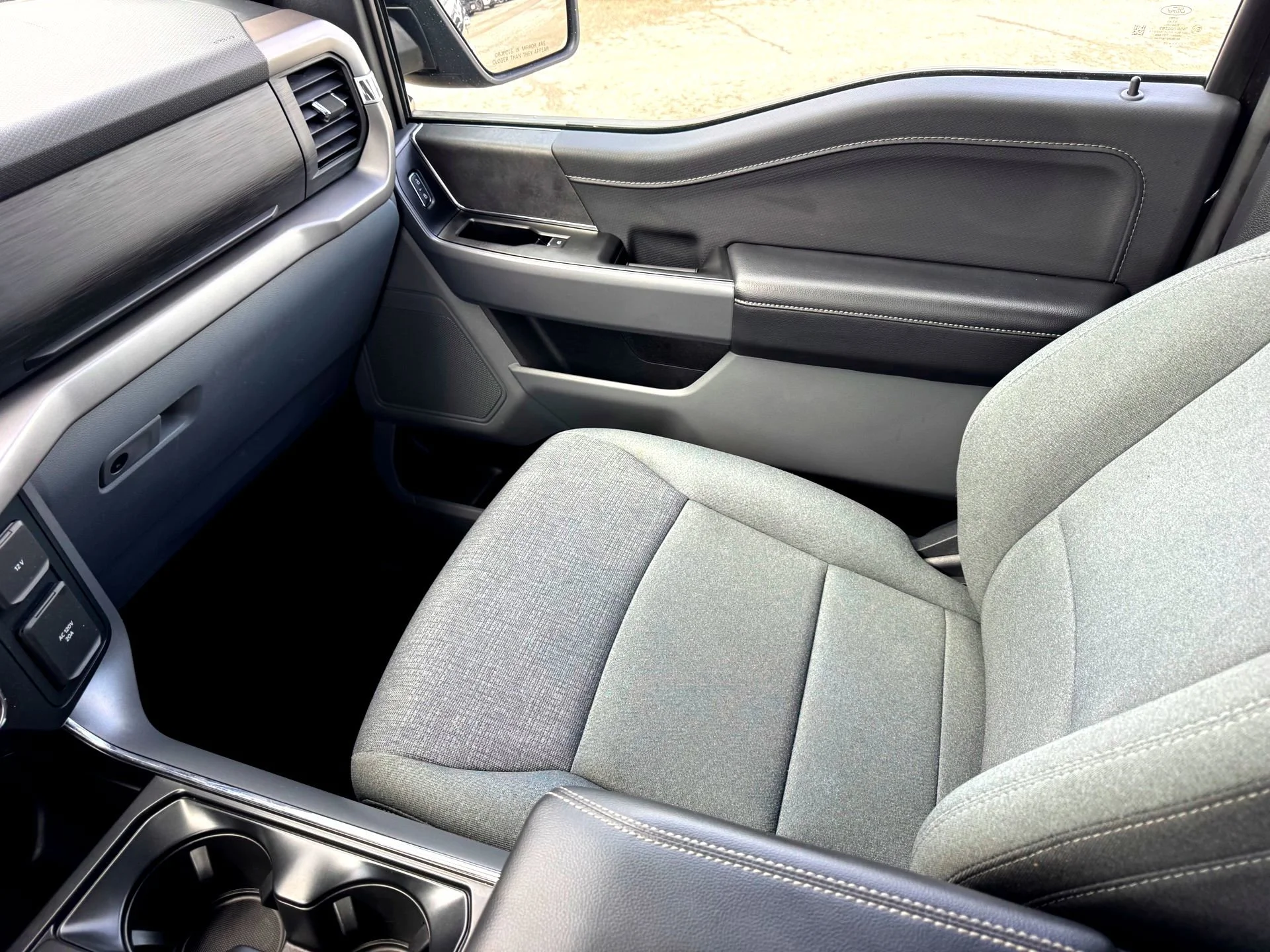 Used 2025  Ford XLT image 26