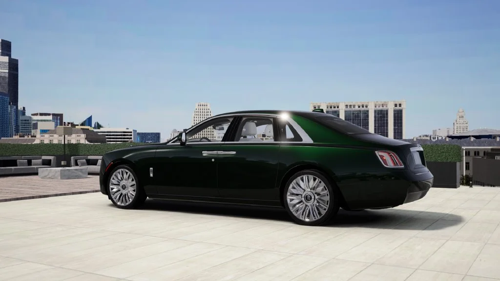 New 2027 Green Rolls-Royce  image 2