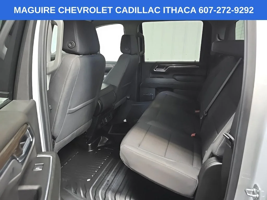 Used 2025 White Chevrolet LT image 30