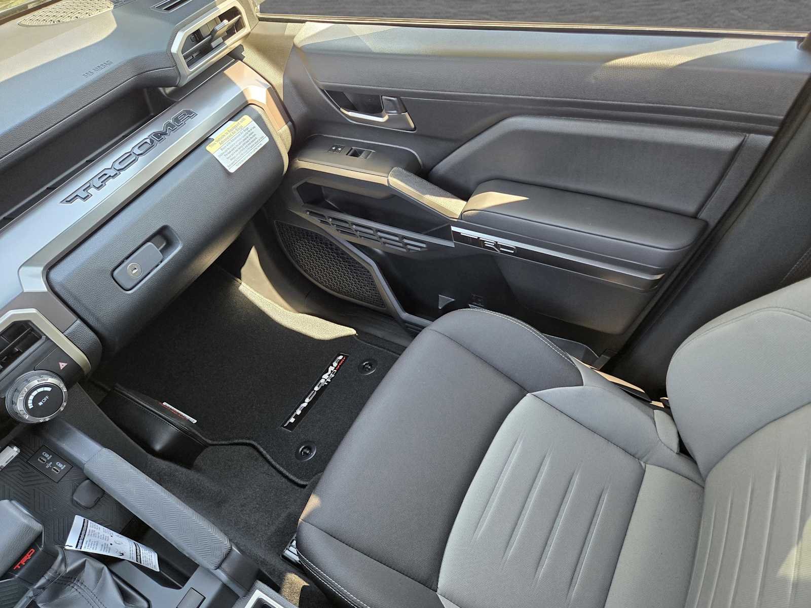 2025 Toyota Tacoma TRD Sport - Photo 14