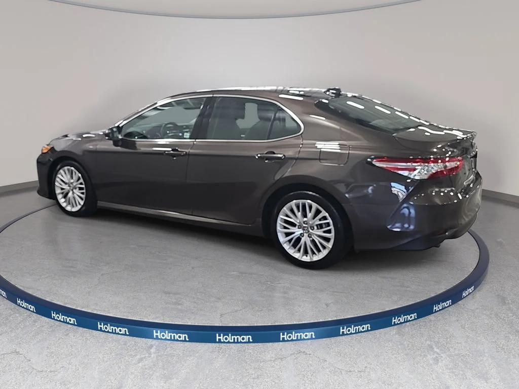 Used 2018 Brown Toyota XLE image 9