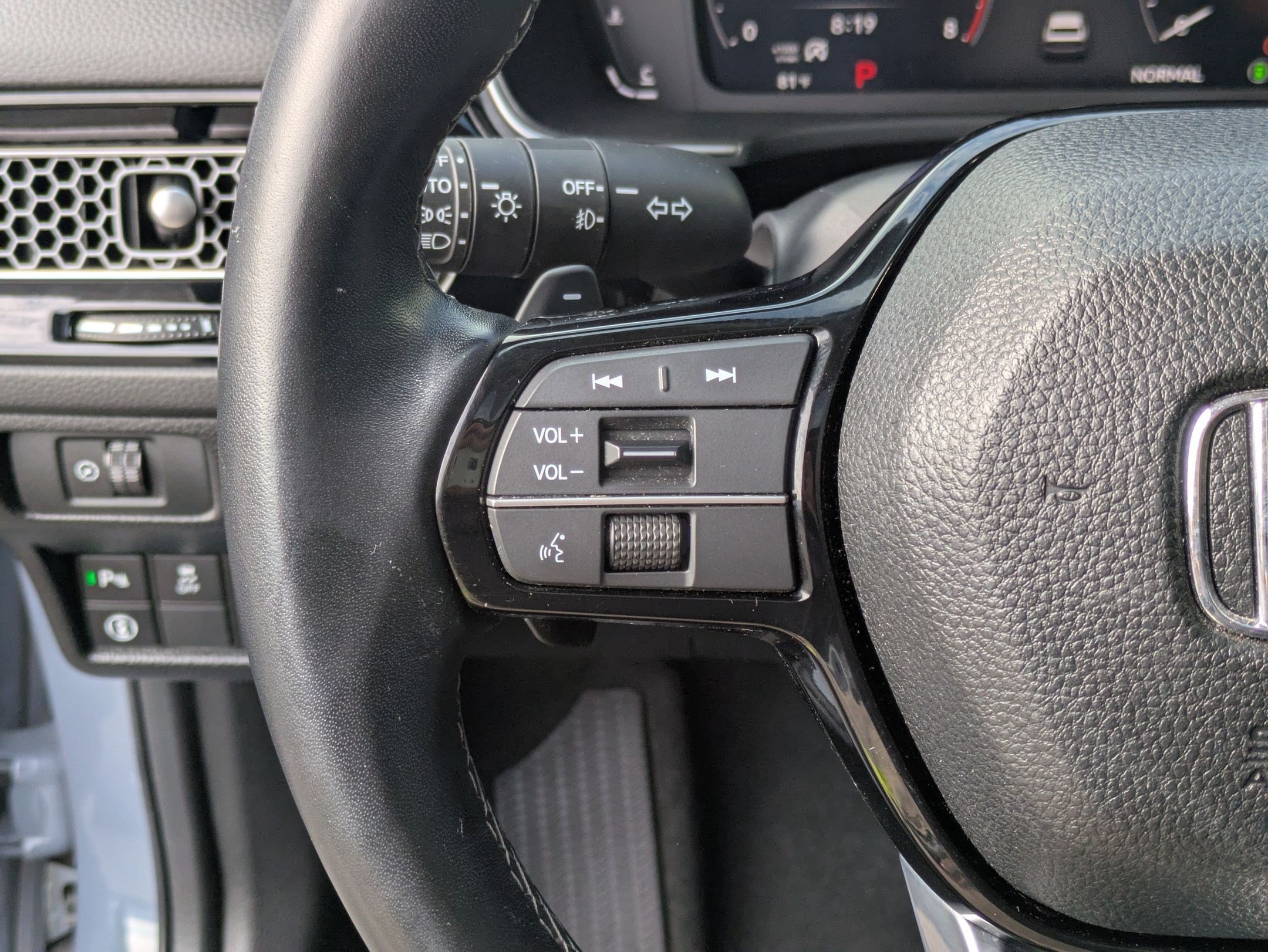 Used 2024 Sonic Gray Pearl Honda Touring image 19
