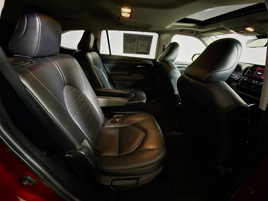 Used 2022 Ruby Flare Pearl Toyota XLE image 29