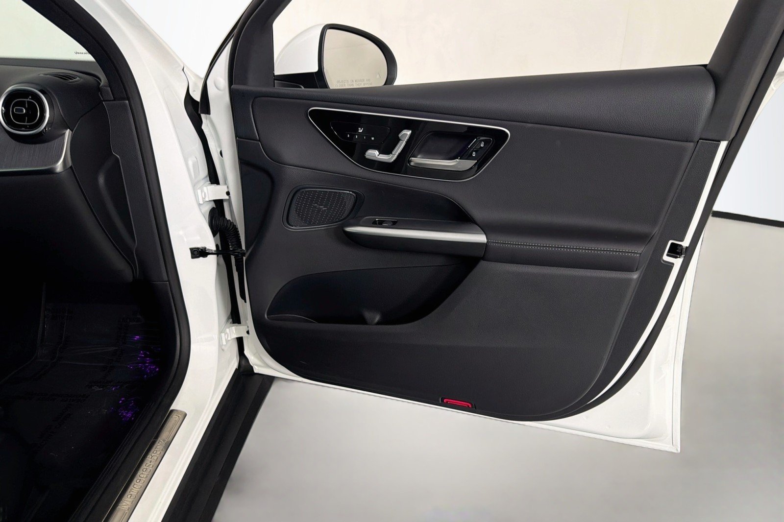 Certified Used 2026 Polar White Mercedes-Benz GLC 300 image 25